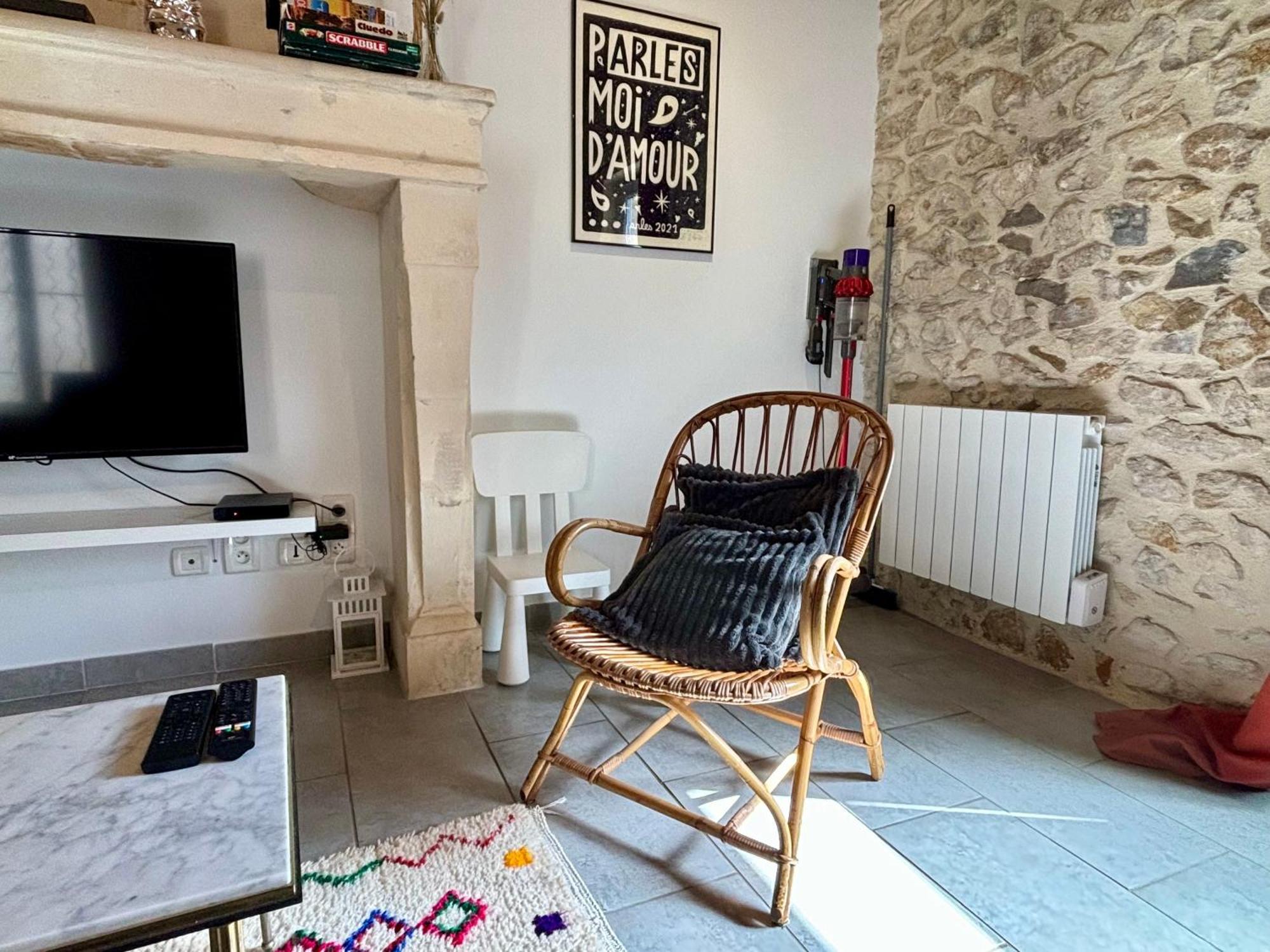 Vila Arles Fait Sa Revolution Exteriér fotografie